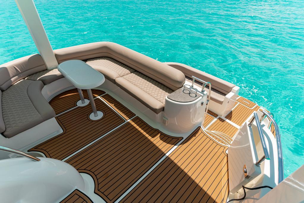 Solmar - 50 ft Meridian Flybridge