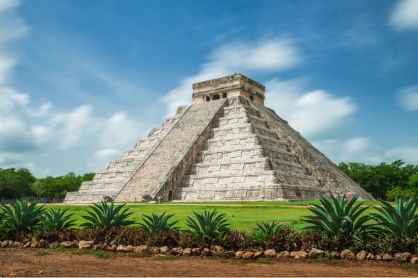 Tour Clásico Chichén Itzá y Cenote Saamal | Excursión de Día Completo